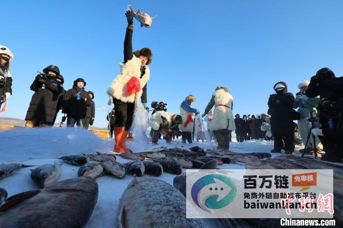 黑河启动冰雪旅游百日行动雾凇漂流等特色体验引客来 (黑河冰雪节)