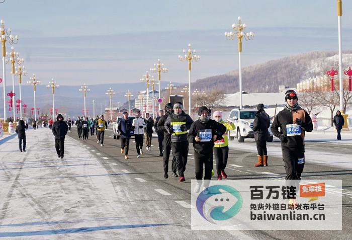 碧海如墨仿若翡翠镶嵌大地黄河湿地碧海如烟