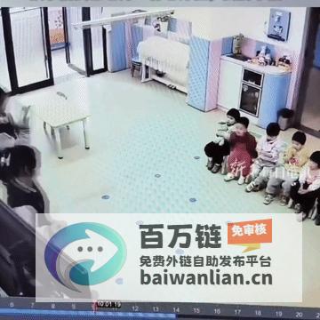 瘦弱女幼地震灾难中大爱无私