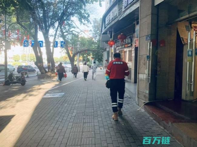 八年风雨无阻 福州救援队的千人寻亲路和城市大爱故事 (8年风雨相伴)